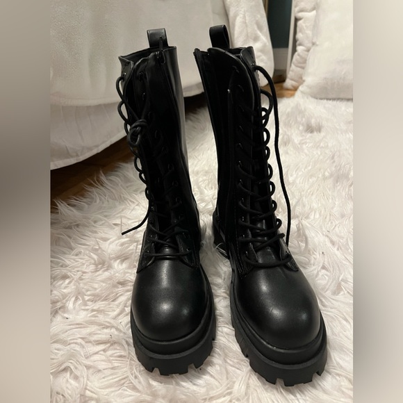 DV Dolce Vita Lug Combat Boot Black Leather Size Women’s 7.5 - NEW! - Picture 4 of 13